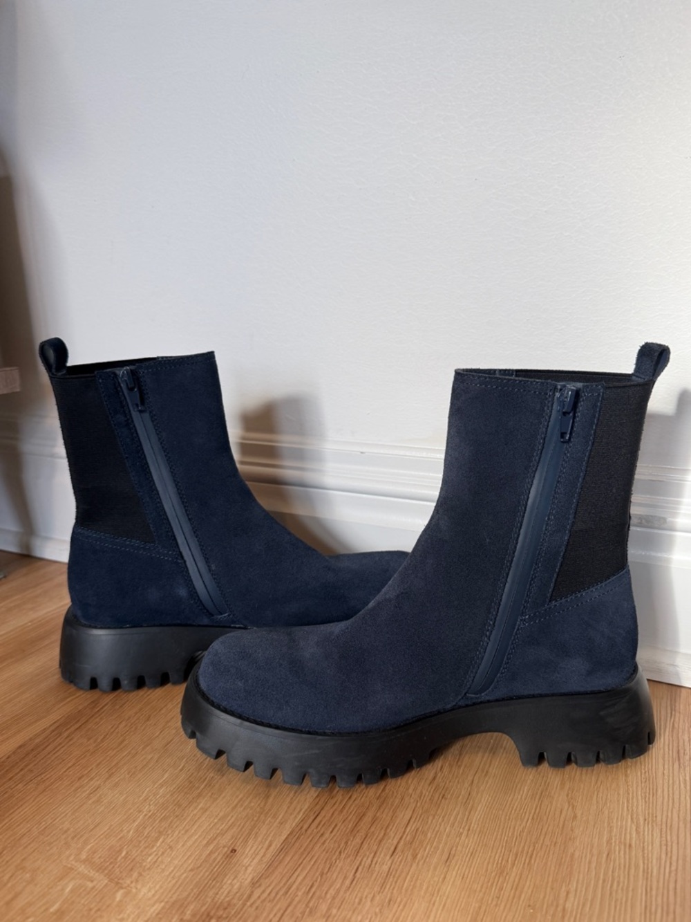Vaneli Zalika Blue Suede Lug Sole boots Size 7. Great condition